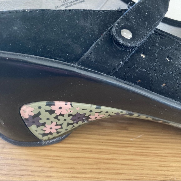 J-41 Size 11 Black Mary Jane Shoes - Picture 7 of 8